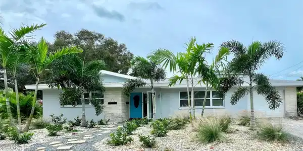 1000 VARONA STREET