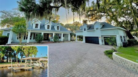 10 HAMMOCK OAK COURT