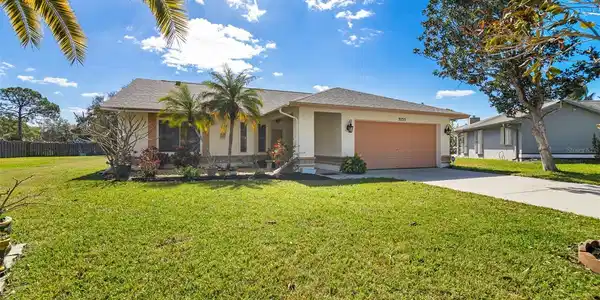 7135 QUEEN PALM CIRCLE