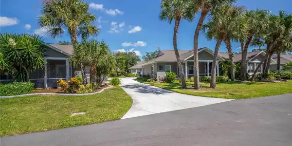 1253 RED OAK LANE