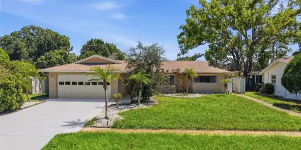 1403 GARDEN AVENUE