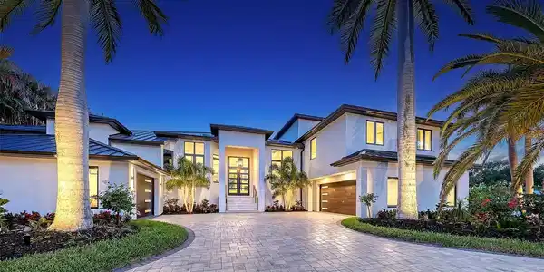 1516 RIDGEWOOD LANE