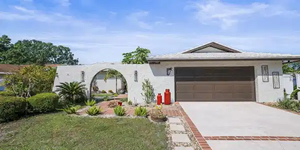 2778 CAPWOOD LANE