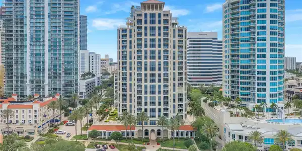 100 BEACH DRIVE NE