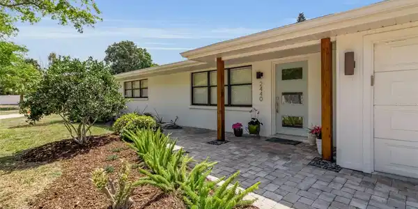 2440 VALENCIA DRIVE