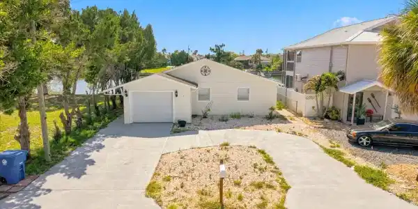3385 HOLLY SPRINGS DRIVE