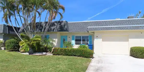 9113 PINEHURST DRIVE