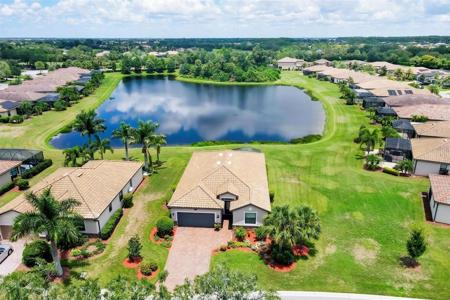 117 WANDERING WETLANDS CIRCLE