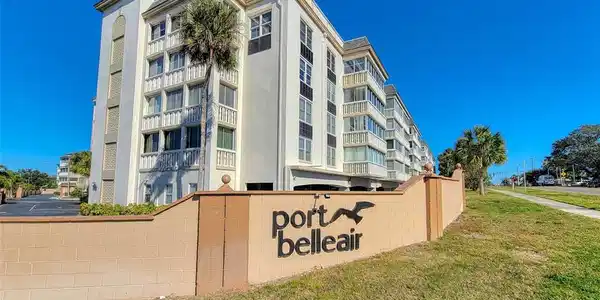 139 BLUFF VIEW