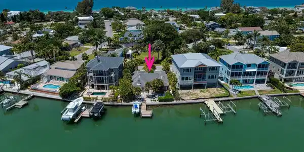 507 HARBOR DRIVE