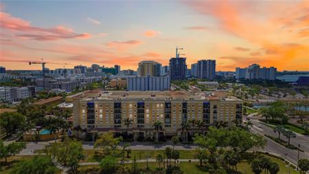 1064 N TAMIAMI TRAIL