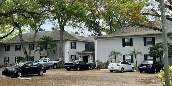 5221 BAYSHORE BOULEVARD