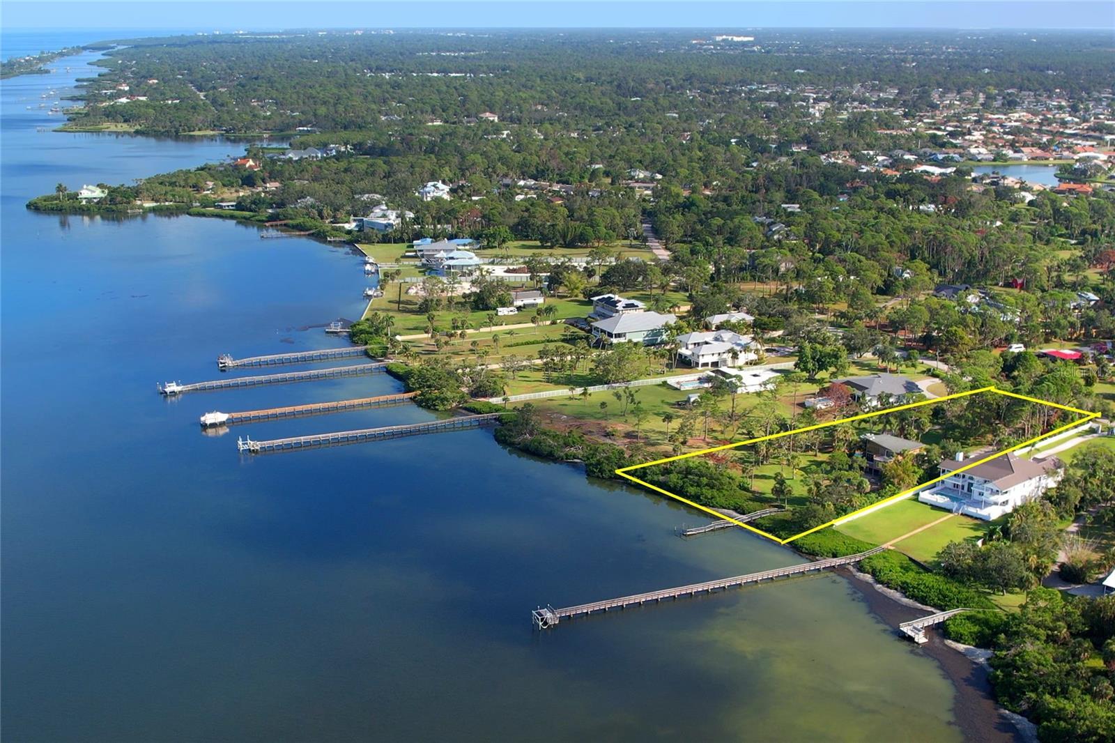 1089 BAYSHORE DRIVE, ENGLEWOOD, FL lhrmls01758571