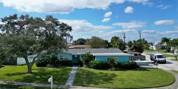 635 BARRETT DRIVE