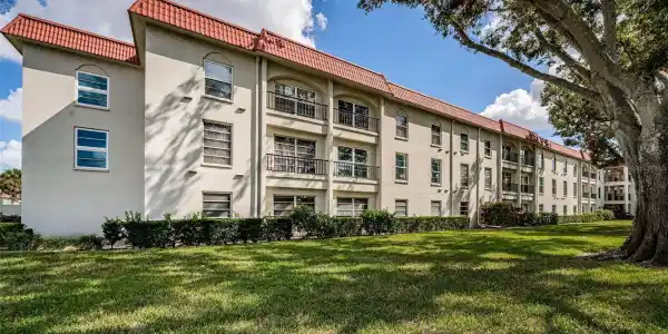 2700 BAYSHORE BOULEVARD