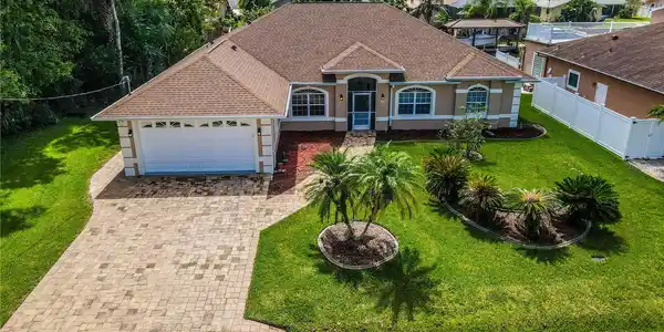 5 CROSSGATE COURT W
