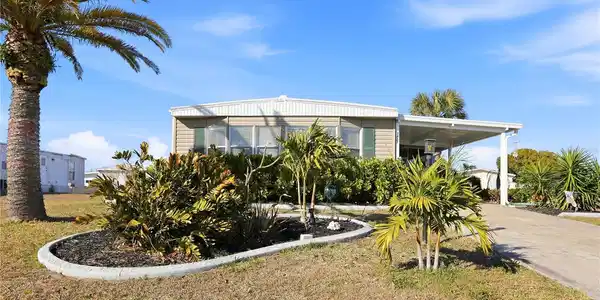1427 SANDERLING DRIVE