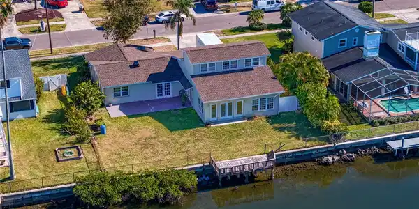 4610 BAY CREST DRIVE