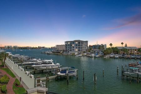 202 WINDWARD PASSAGE
