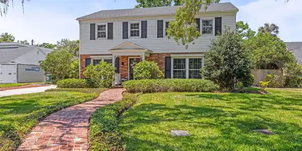 1211 S DRUID LANE