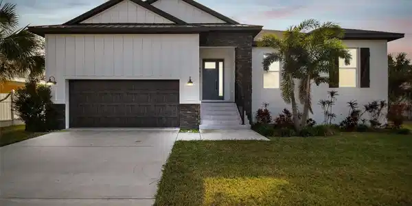 532 FLAMINGO DRIVE