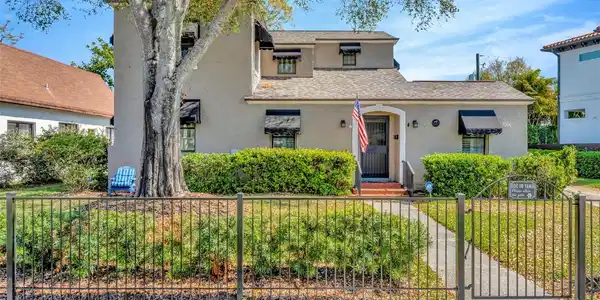 417 W DAVIS BOULEVARD