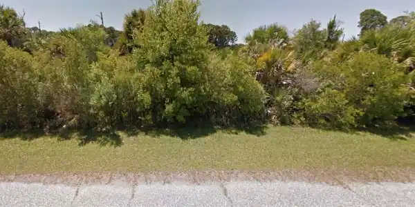 301 LAKEWOOD LANE