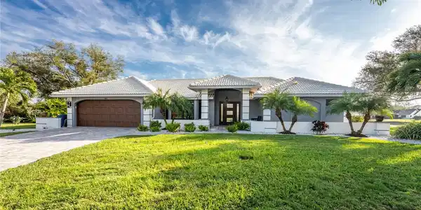 487 DOVER CIRCLE