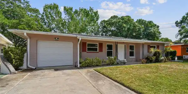 8879 LAKEWOOD