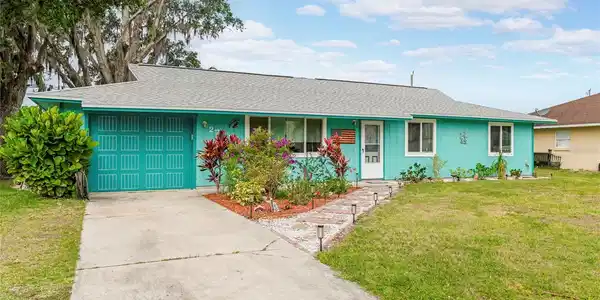2726 VICTORY PALM DRIVE