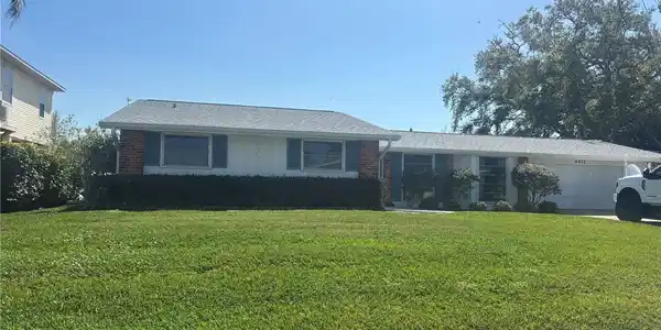 4411 DOLPHIN LANE