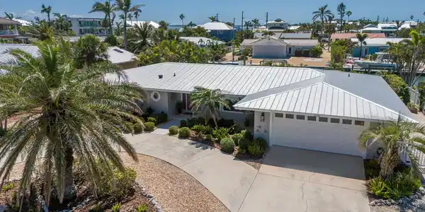 606 EMERALD LANE