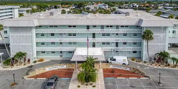 325 CAUSEWAY