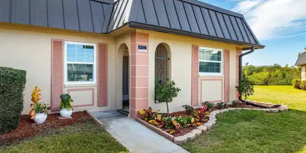 4122 HAMPTON DRIVE