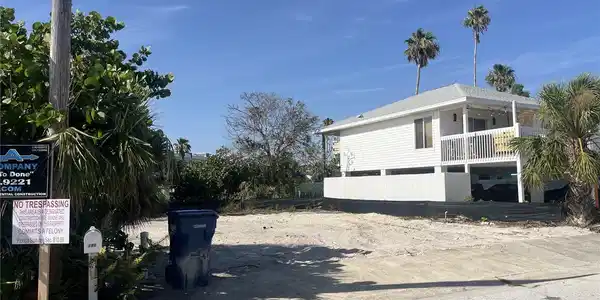 180 E MADEIRA AVENUE