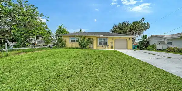481 W TARPON BOULEVARD NW