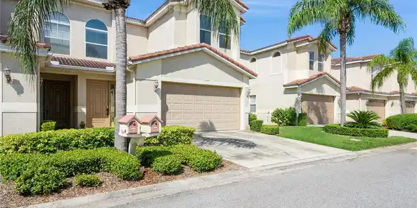 10422 LA MIRAGE COURT