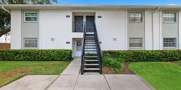 3808 N OAK DRIVE