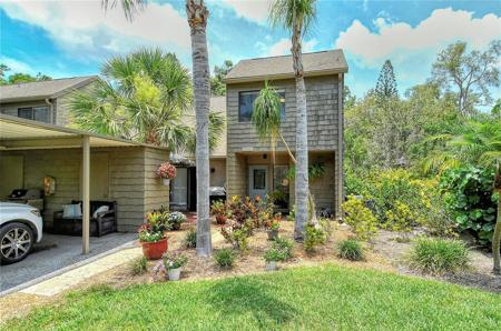 1619 TREEHOUSE