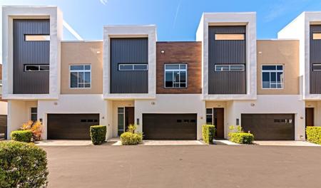 233 COSMOPOLITAN COURT