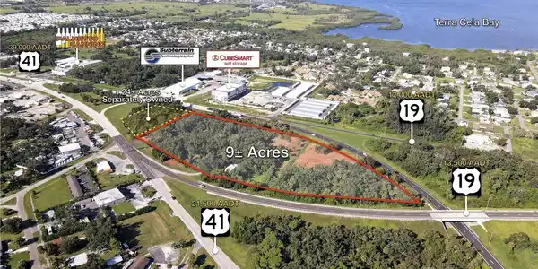 3945 US-41 N