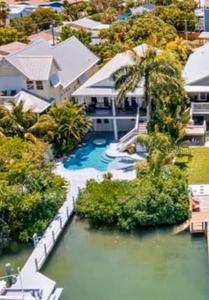12112 LAGOON