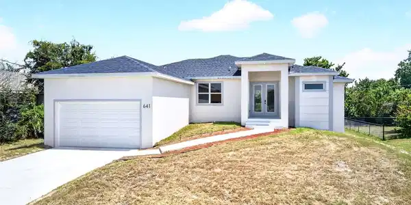 641 BONITA COURT