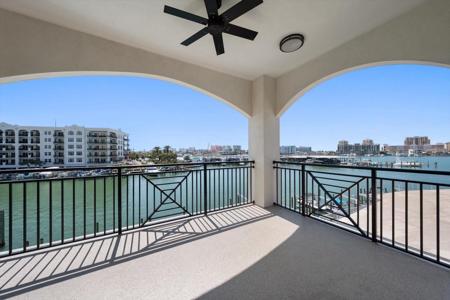 211 DOLPHIN POINT