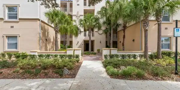 35 RIVERVIEW BEND S
