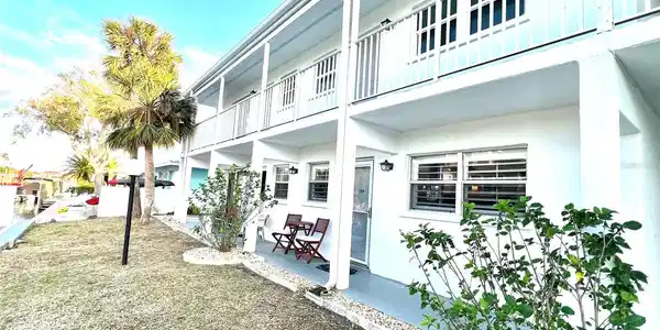 902 GIBBS ROAD