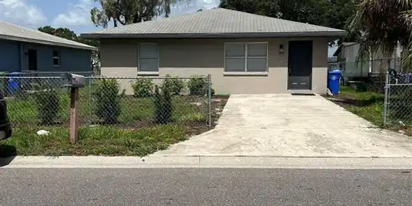 1027 8TH E