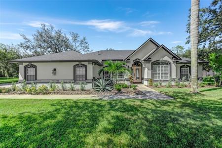 8804 CROSSWOOD COURT