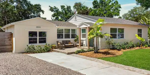 2810 SANDERS DRIVE