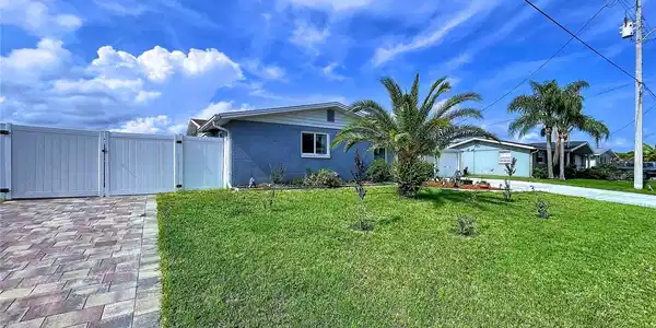 6536 LEESIDE ISLE